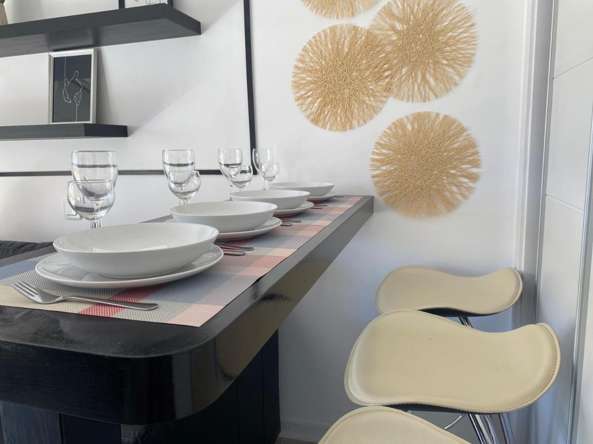 Modern Sea View Studio In Benal Beach Benalmádena Kültér fotó