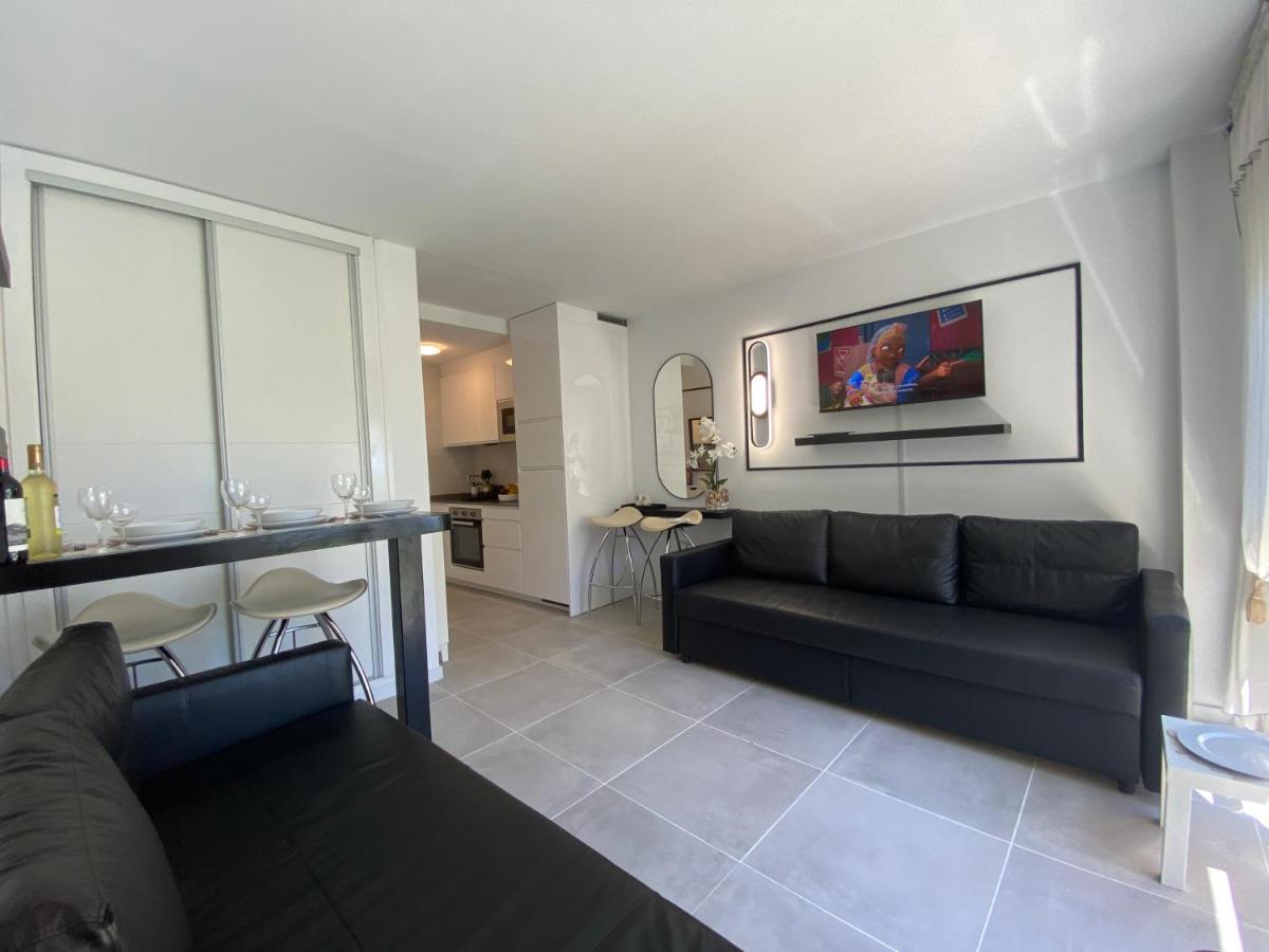 Modern Sea View Studio In Benal Beach Benalmádena Kültér fotó