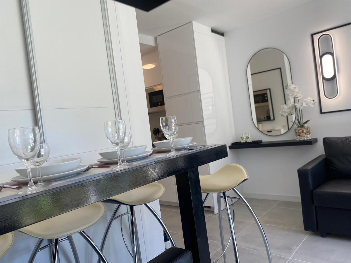 Modern Sea View Studio In Benal Beach Benalmádena Kültér fotó