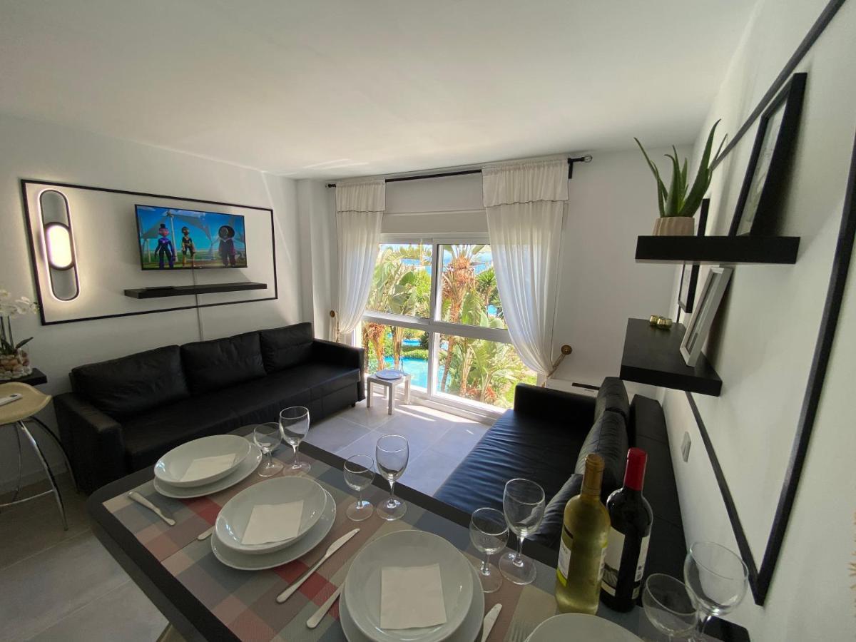 Modern Sea View Studio In Benal Beach Benalmádena Kültér fotó