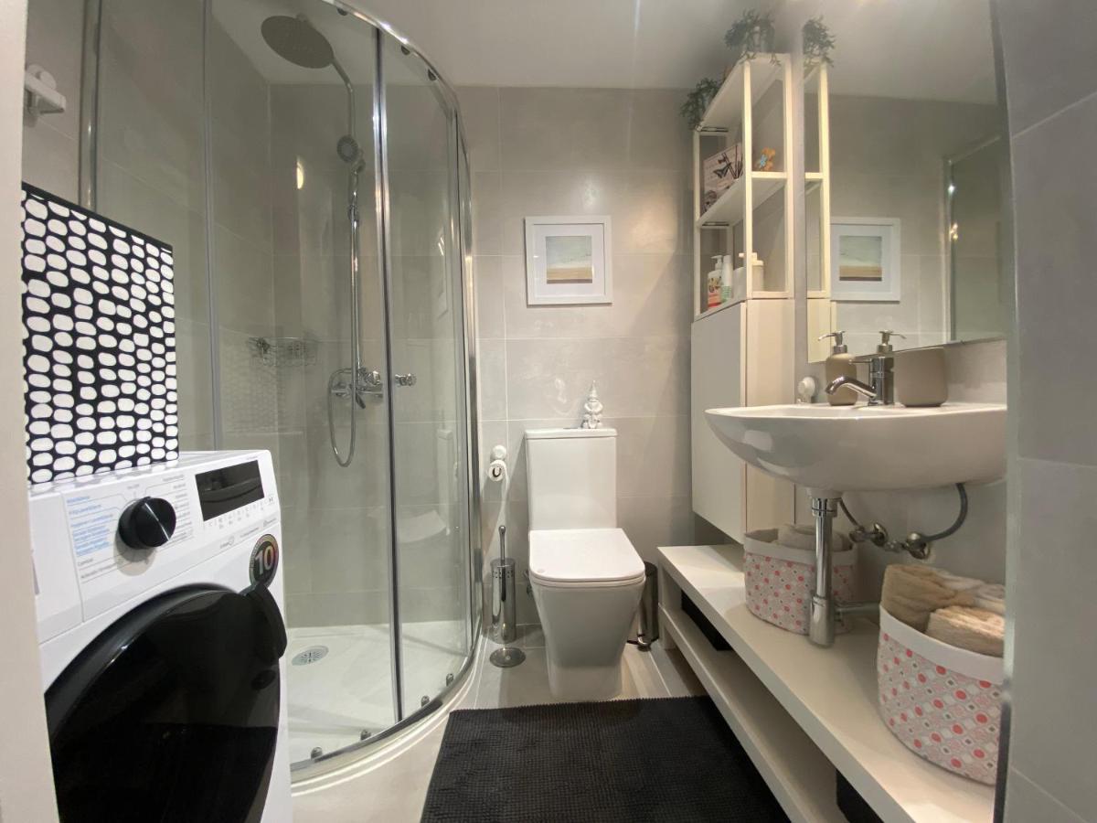 Modern Sea View Studio In Benal Beach Benalmádena Kültér fotó