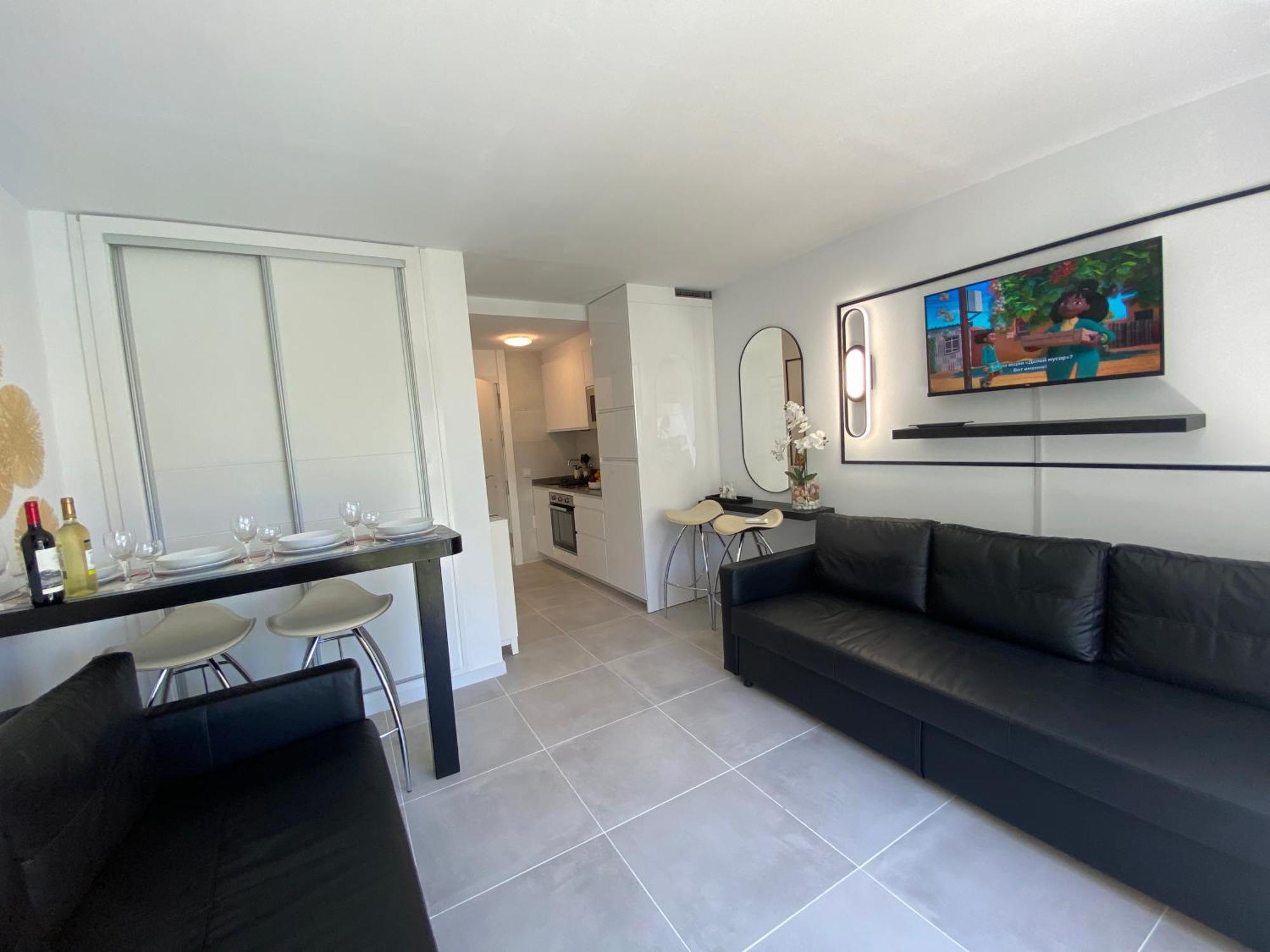 Modern Sea View Studio In Benal Beach Benalmádena Kültér fotó